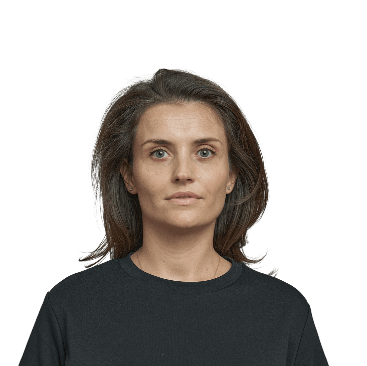 Qoves facial analysis dashboard with charts and feature scores